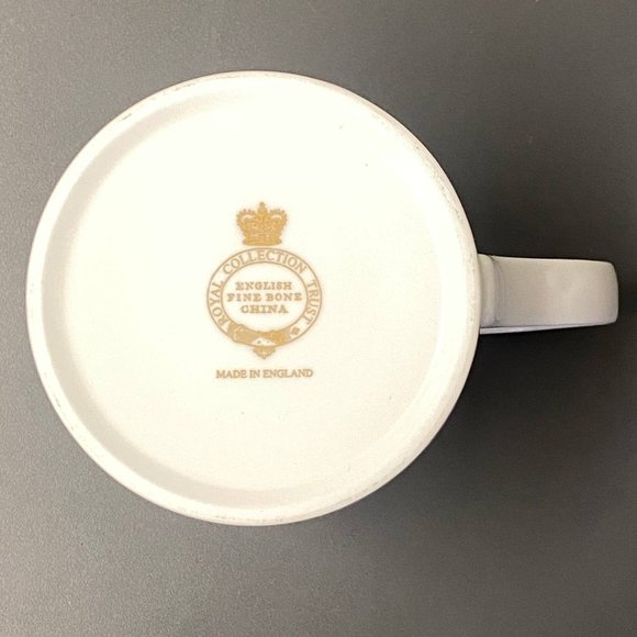 Prince Harry & Meghan Markle Wedding Mug - Picture 4 of 11